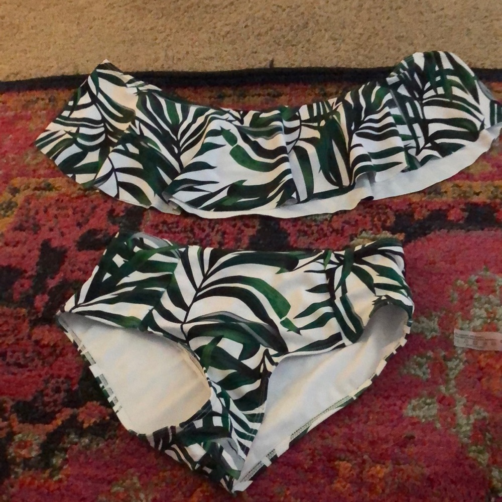 Beautiful swimsuit that’s off the top
